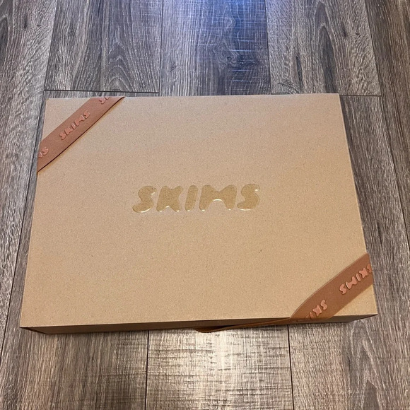 SKIMS Empty boxes Brown Ribbon Kim Kardashian Size L & M 2 Pc - Picture 3 of 4